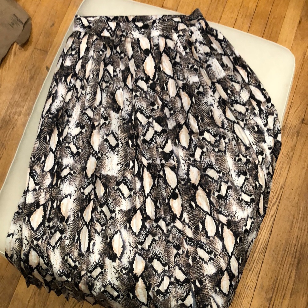 Alex Marie NWT snake print pleated midi